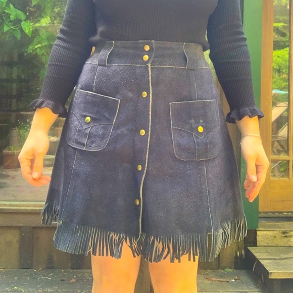 💔SOLD💔RARE Zig Zag San Francisco 1970s Suede Skirt - Picture 3 of 9